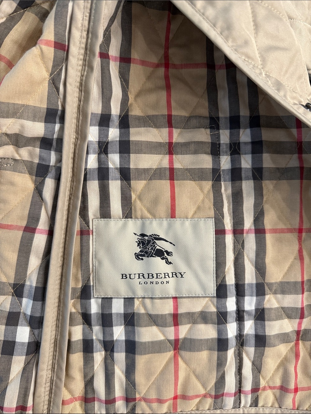 Burberry Quilted Women's Jacket. Size S. tan beige - Picture 8 of 8